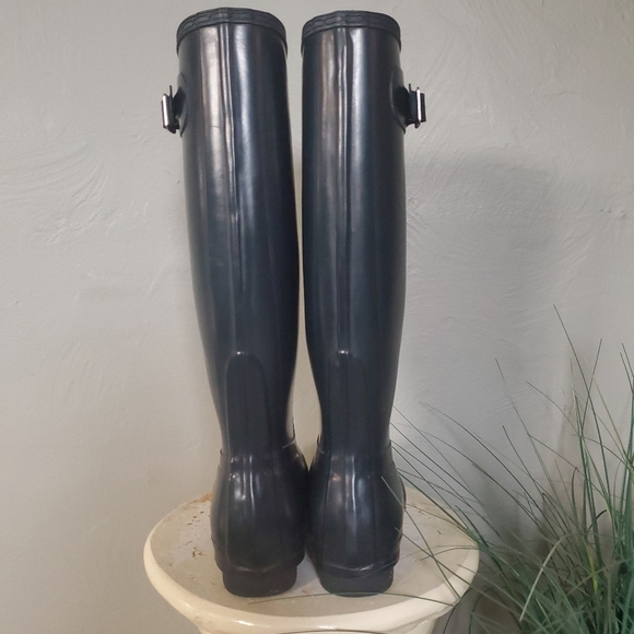 Hunter boots w/ socks - Picture 4 of 7